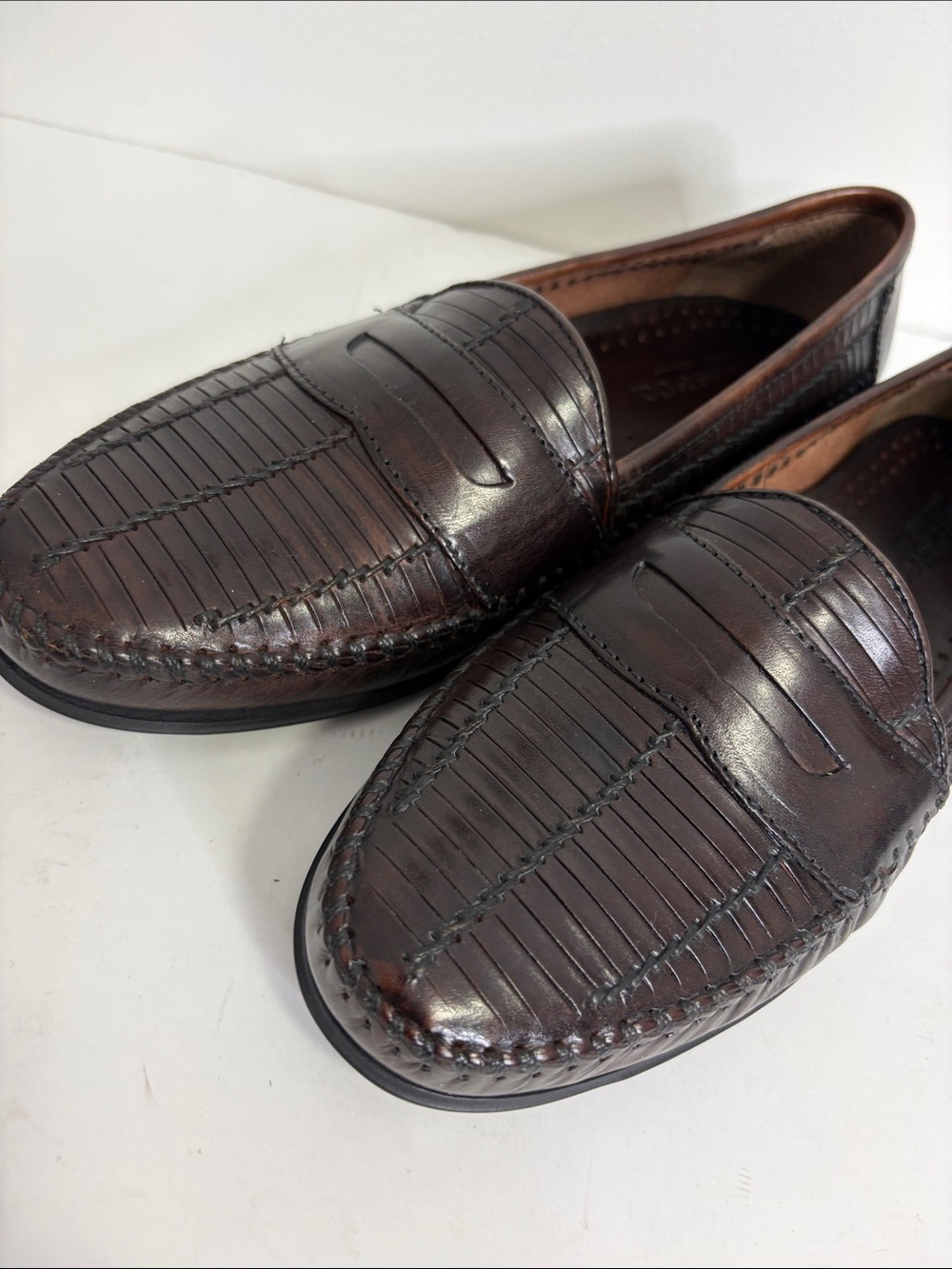 GH Bass Penny Loafers Womens 8.5 Dark Brown Leather Woven Preppy Slip On Shoes - Picture 9 of 15